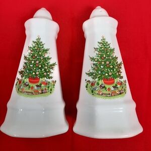 Pfaltzgraff Christmas‎ Heritage Salt and Pepper Shaker Set Vintage Discontinued